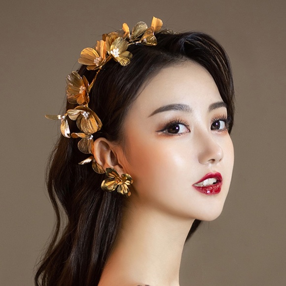 Gold pedal flower Bridal large headpiece hairpiece main image 5